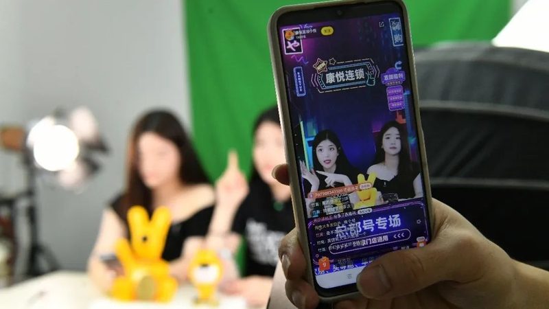 新锁安装完成后，开锁师傅会进行测试，确保锁具正常使用。测试内容包括：